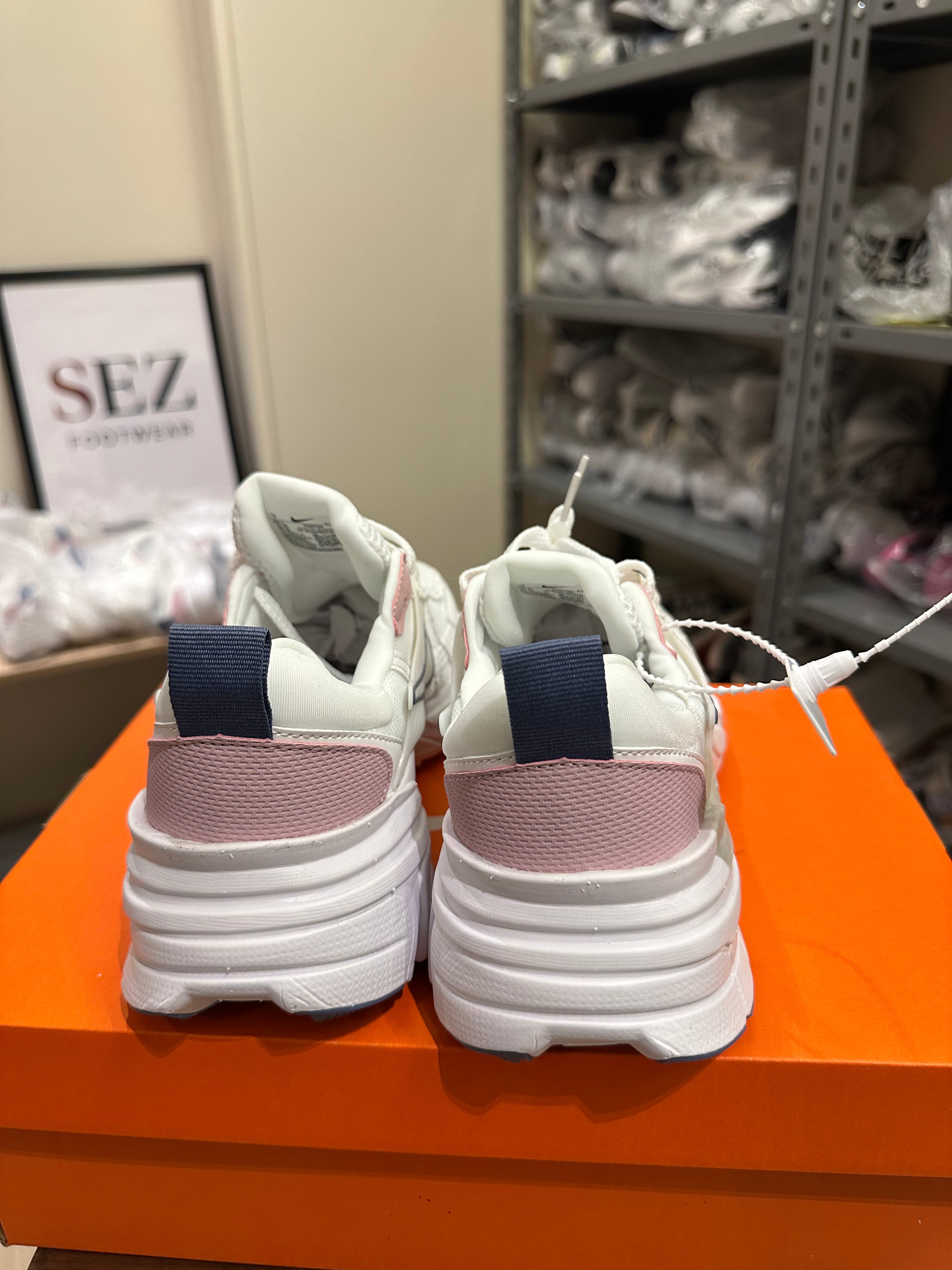 Nike v2k. White&pink