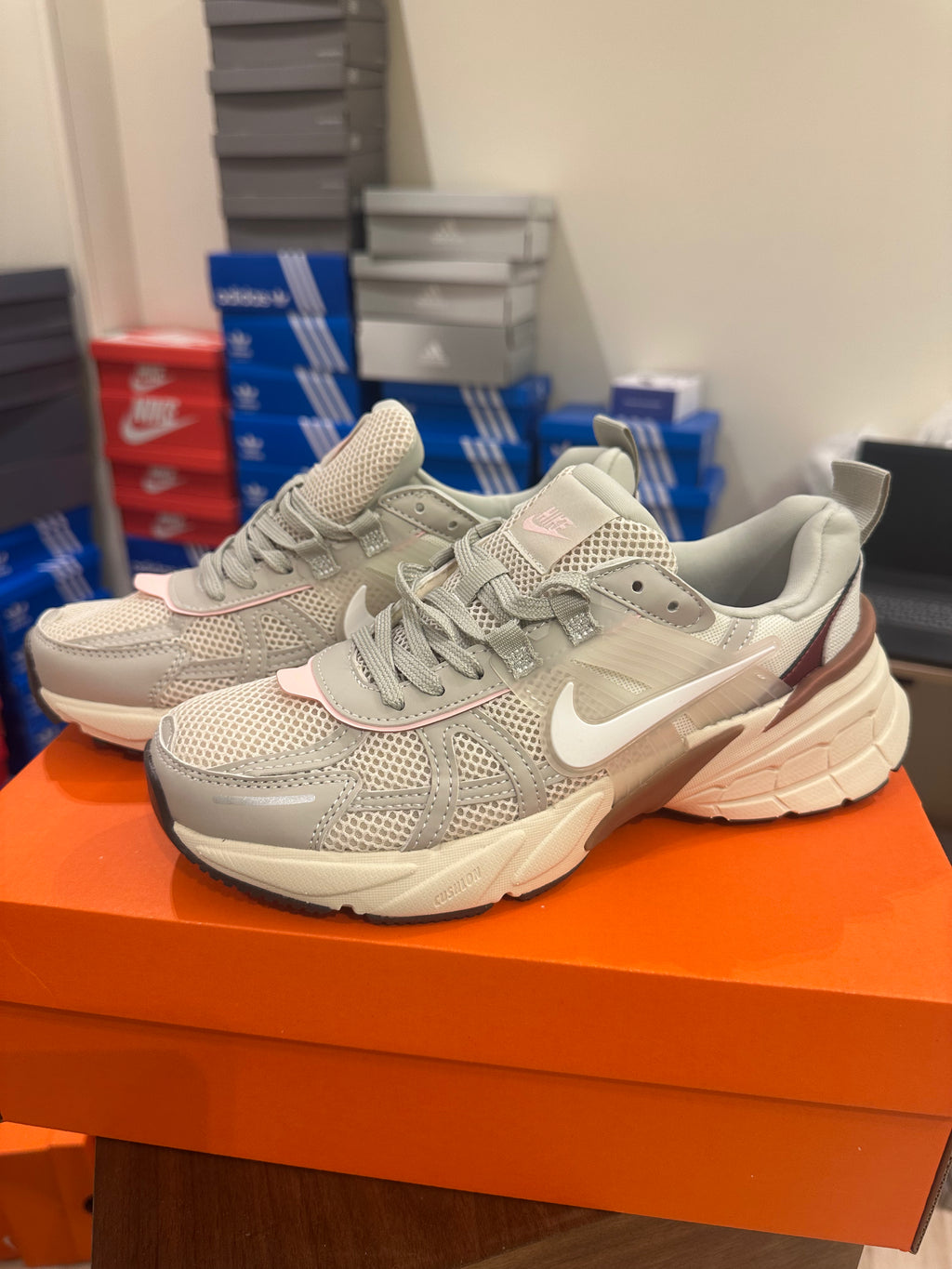 nike v2k beige